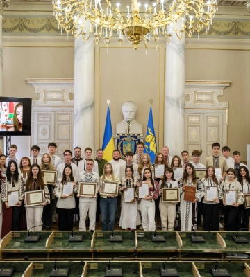 800, 600 і 400 балів: на Львівщині нагородили випускників із найвищими результатами НМТ