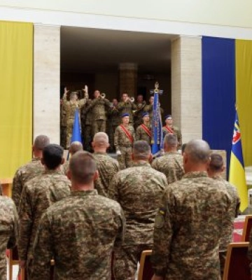«Україна веде запеклу битву за своє майбутнє»: на Закарпатті у День Незалежності відзначили військовослужбовців