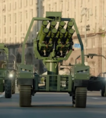 У Києві Хрещатиком пройшов «парад» НРК