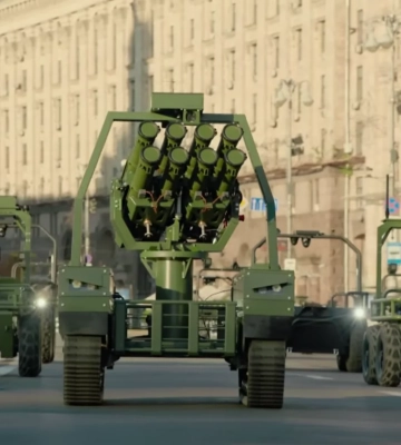 Наземні роботи, дрони та авіація. У Києві до Дня Незалежності продемонстрували новітню українську техніку — фото