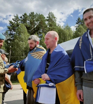 Гарна новина дня: Україна повернула з російського полону 10 військовослужбовців