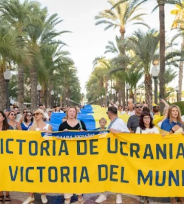 «Мирне небо – спільна відповідальність». Українці за кордоном провели акцію до Дня Незалежності