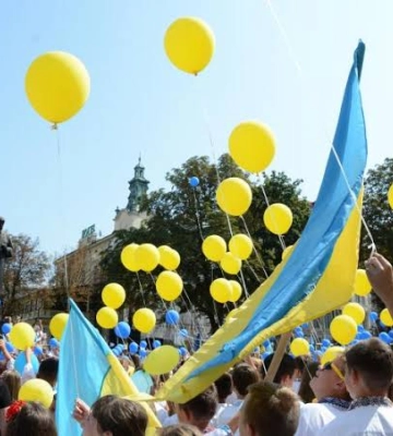 Від маршруток до повітряних тривог: 35 речей, яких не було у Львові 1991 року