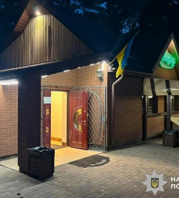 Не зміг купити спиртне «в борг»: на Рівненщині чоловік напав з ножем на продавчиню