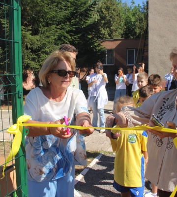 У «Ялинці» в Ужгороді відкрили новий спортивний майданчик