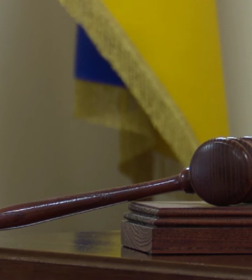 На Волині судового розпорядника підозрюють у хабарництві та спробі впливу на суддю