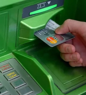 Ліміт 100 000 грн на день, але банкомат видасть лише до 40 купюр: реальні обмеження