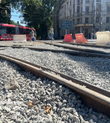 54 года без ремонта: на проспекте Науки в Днепре обновили трамвайный путь за 5 дней