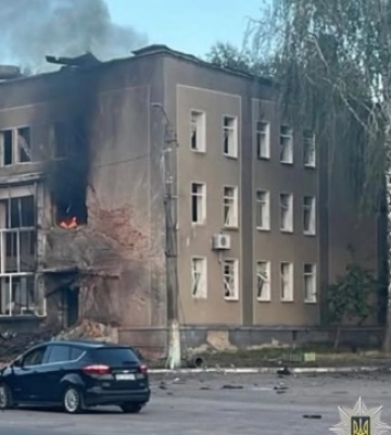 Армія РФ ударила по центру Мени на Чернігівщині: 12 поранених, серед них - діти