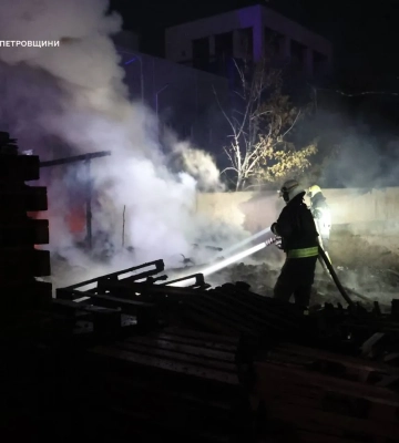Дніпропетровщина: вночі росіяни обстріляли торговельно-розважальний центр