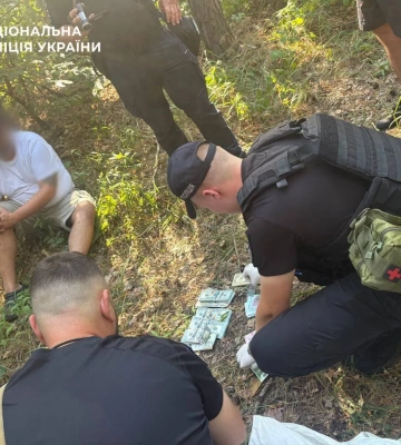 У Києві чоловік обікрав квартиру сусіда на 2 млн грн