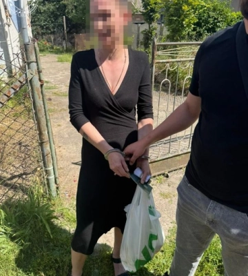 На Рівненщині судитимуть горе-матір, яка залучала доньку до наркоторгівлі та намагалася продати трьох дітей