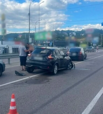 Зіткнення чотирьох авто на Обухівщині: серед травмованих є дитина