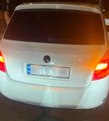 Заклеїв дві цифри на номерному знаку: на Рівненщині патрульні оштрафували водія
