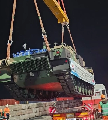 Нова партія південнокорейських танків K2 прибула до Польщі