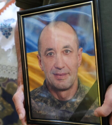 У рідному селі на Волині попрощалися з загиблим на Донеччині воїном Русланом Снопком