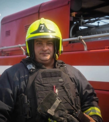 Рятувальник з Одещини вісімнадцять років гасить пожежі та рятує життя 