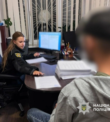 Полював на прикраси: в Одесі іноземець зірвав ланцюг із шиї 19-річного хлопця