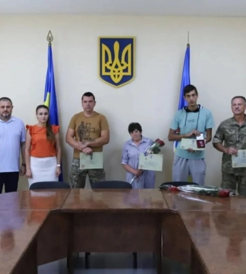 На Одещині військовослужбовцям та родинам захисників вручили відомчі нагороди 