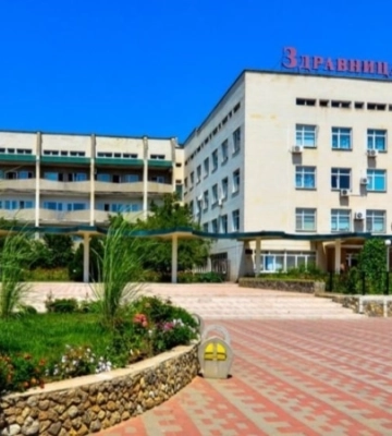 Торги на руинах курортов: как в Крыму распродают украинские санатории