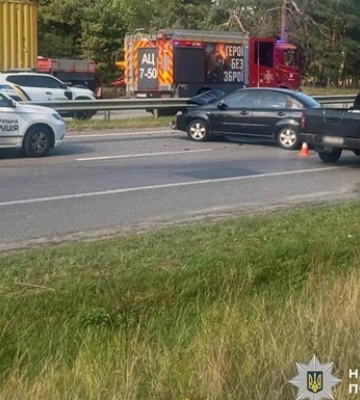 На Житомирщині автобус зіткнувся з авто: семеро постраждалих