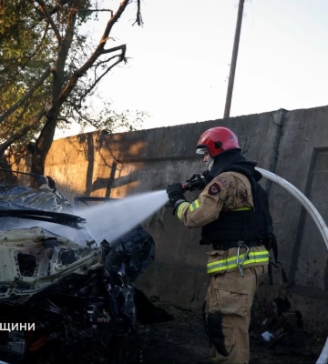 Відео удару реактивного БпЛА у Харкові та його наслідки показали у ДСНС