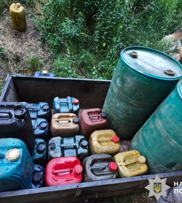 Майже тонна дизпального на 71 тисячу гривень: на Рівненщині судитимуть двох чоловіків за спробу крадіжки з тепловоза