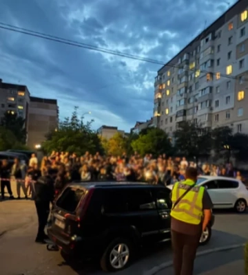 У Тернополі група людей напала на автомобіль ТЦК: що відомо