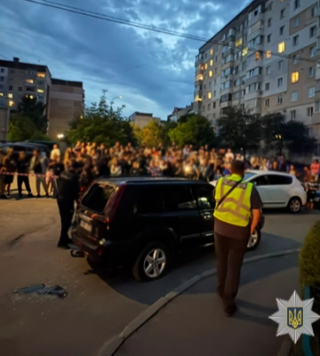 В Тернополе группа людей напала на военных ТЦК: один из них находится в больнице