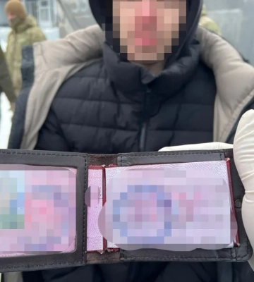 Военнослужащий перевозил оружие из Донецкой области в Полтаву для продажи — дело передано в суд