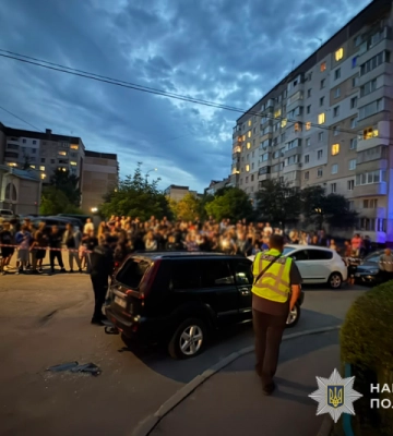 У Тернополі люди оточили автомобіль службовців ТЦК та побили їх, - поліція розпочала розслідування