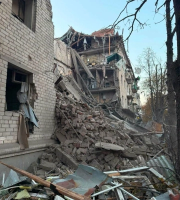 Окупанти вдарили по центру Слов’янська — є руйнування й поранені