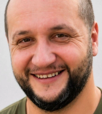 Спочатку родині повідомили, що Віталій зник безвісти. Однак згодом побратими розповіли, що він загинув: Герою з Волині навіки 39