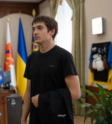 Столичні рятувальники відзначили юнака за допомогу після ракетного удару 14 травня