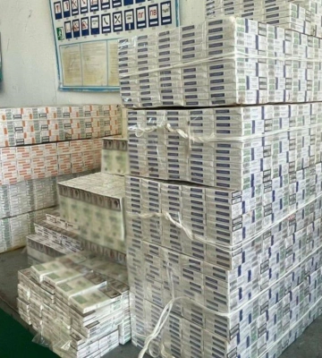 У мікроавтобусі до Польщі: на Львівщині викрили спробу контрабандного вивезення 6470 пачок цигарок, - ФОТО