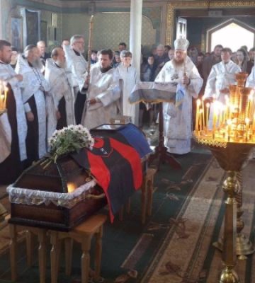 Повернувся з заробітків, щоб захищати Україну: на Волині попрощалися із Героєм Богданом Денисюком