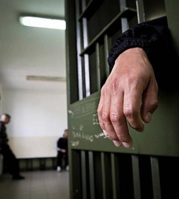 Тримав жінок у заручницях і погрожував убивством: рашист отримав вирок