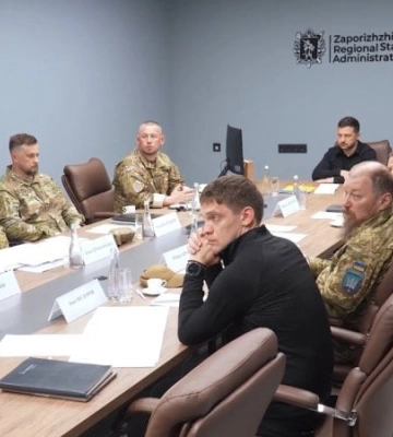 У Зеленського провели нараду щодо оборонних операцій на ключових напрямках фронту