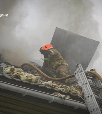 На Бучанщині горіла складська будівля 