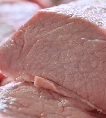 Лише натуральні продукти: ціни на м'ясо та молочку на Рівненських ринках (ВІДЕО)