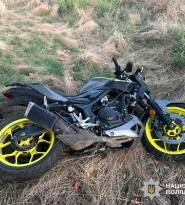 На Кіровоградщині мотоцикл вилетів у кювет: внаслідок ДТП постраждали двоє підлітків