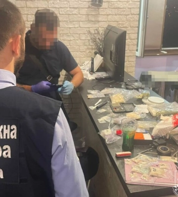 У Дніпрі викрили оптовий канал збуту наркотиків на 5 млн грн: вилучили зброю та сотні набоїв