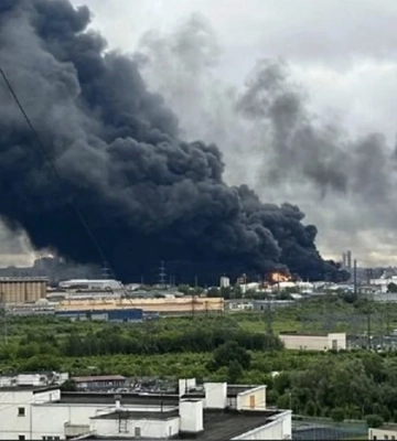 Українські дрони уразили понад половину НПЗ Росії – аналітик