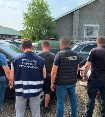 На Закарпатті СТО торгувала ввезеними для ЗСУ машинами: продати не встигли, але завдаток взяли