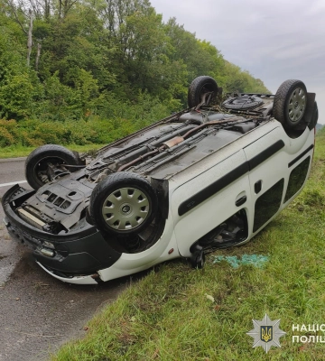 Внаслідок ДТП на Дрогобиччині четверо пасажирів автомобіля зазнали травм