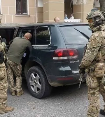 В Киеве на глазах у шведских журналистов задержали мужчину