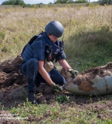 На Харківщині після обстрілу знайшли дві нездетоновані авіабомби вагою по 500 кг