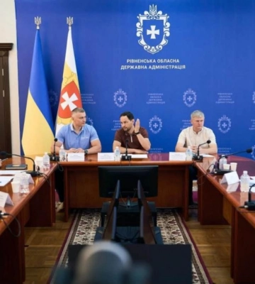 Рівненська ОВА ініціювала зустріч льонокомбінату та митниці для вирішення спірних питань