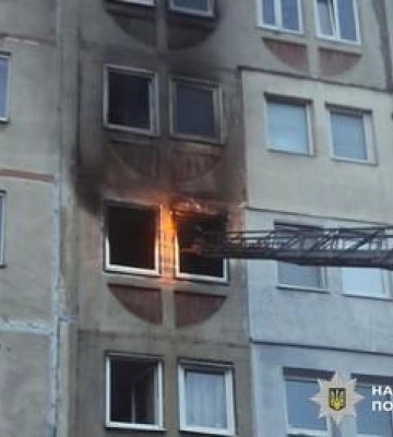 У Горішніх Плавнях в палаючій квартирі виявили тіло чоловіка