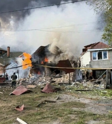 Росія атакувала дев'ять регіонів України. Зеленський показав наслідки 